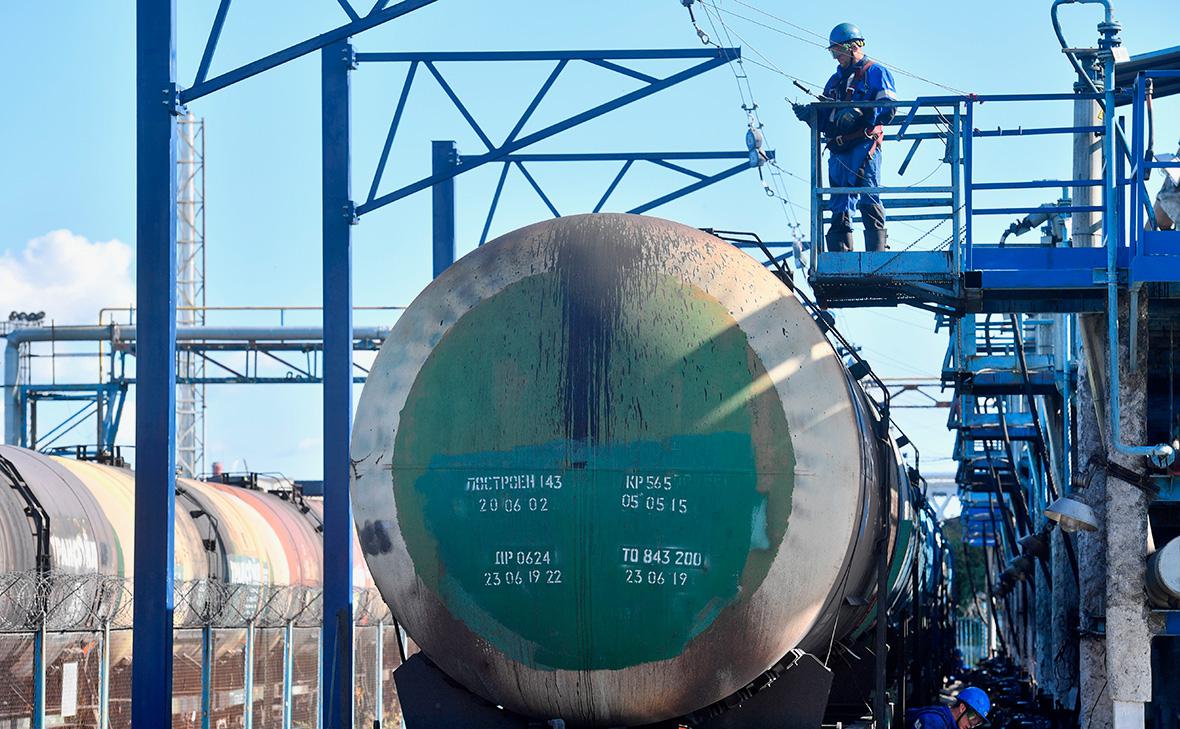 सरकार 1 अप्रैल से पेट्रोल के निर्यात पर पूर्ण प्रतिबंध लगाएगी